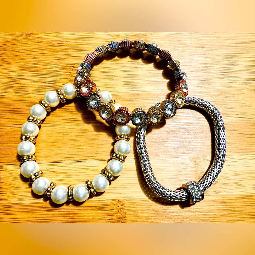 Elegant Pearl and Gold THREE Bracelet Set Elastic Fashion Costume Jewelry New